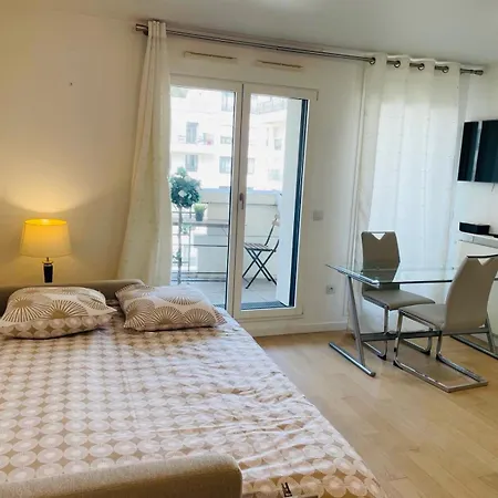 Апартаменты Studio De 28m²-proche De Paris Левалуа-Пере